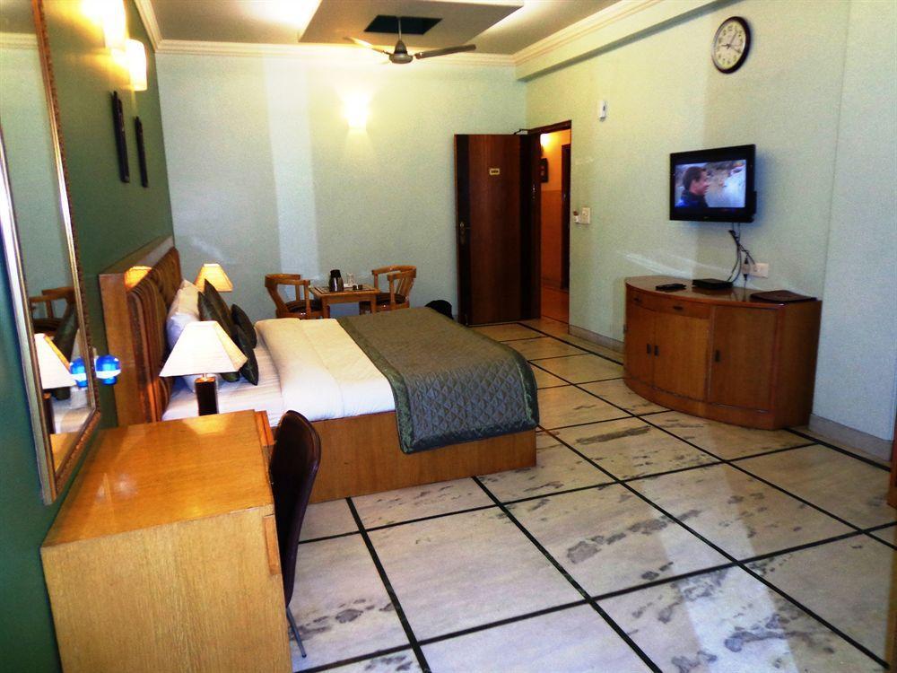 Hotel Singh Sahib Delhi  Exterior photo