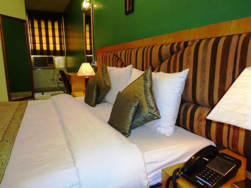 Hotel Singh Sahib Delhi  Exterior photo