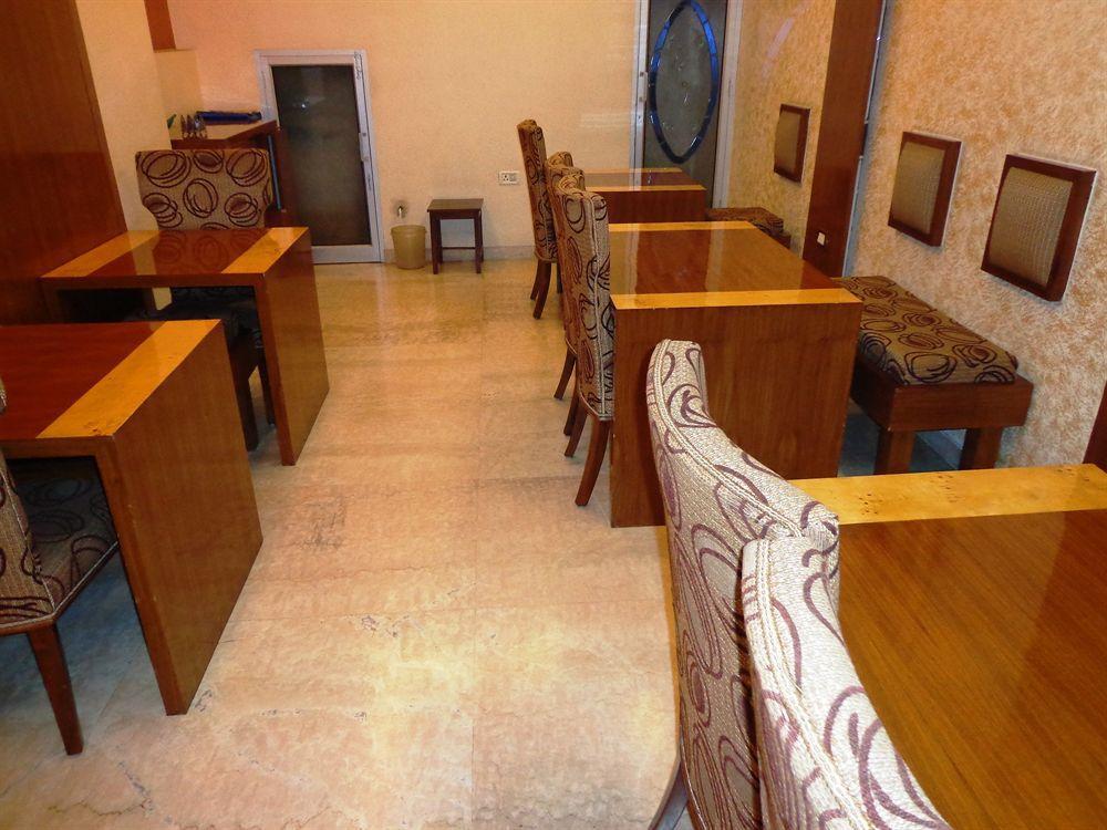 Hotel Singh Sahib Delhi  Exterior photo