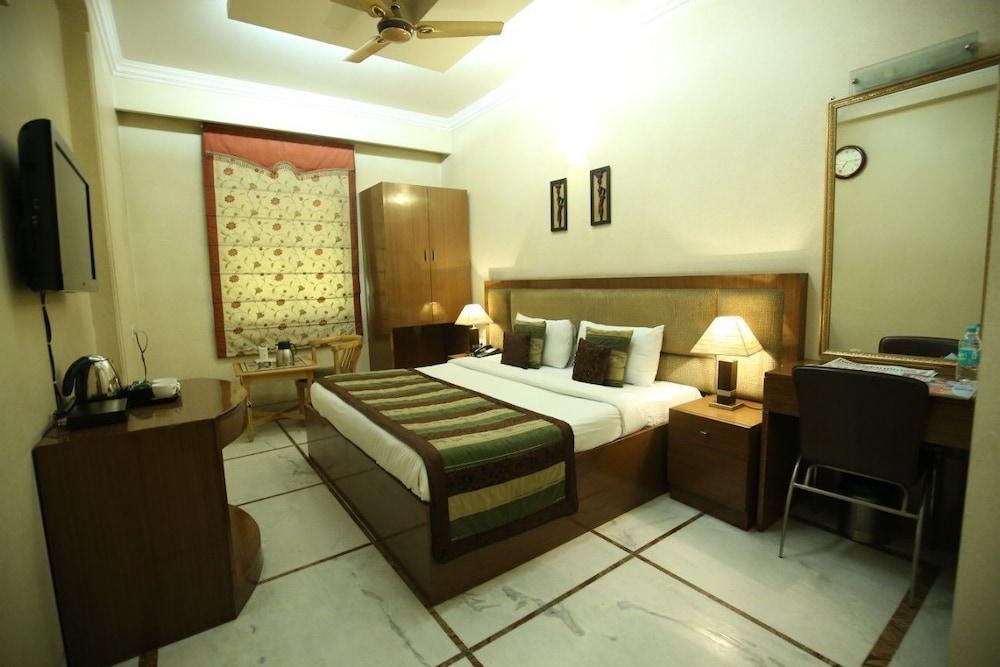 Hotel Singh Sahib Delhi  Exterior photo