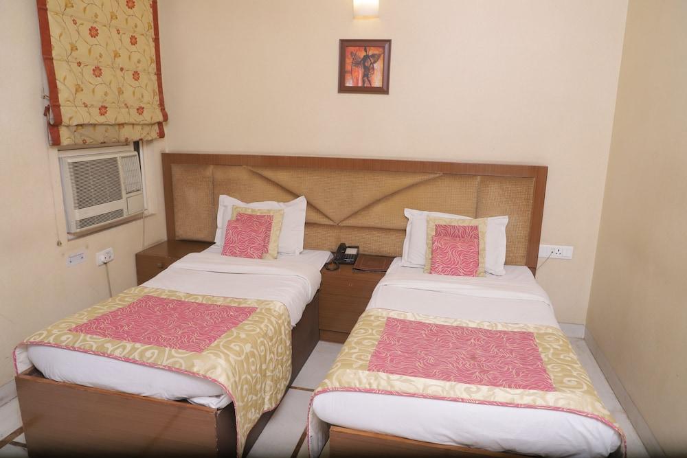 Hotel Singh Sahib Delhi  Exterior photo