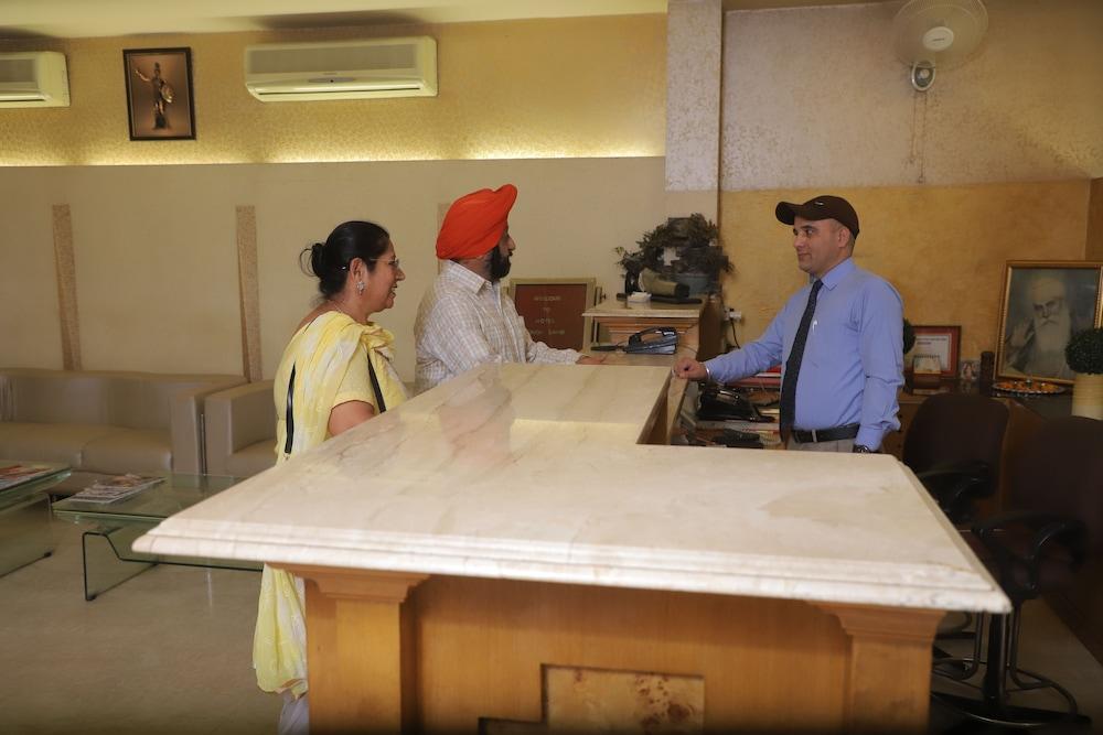 Hotel Singh Sahib Delhi  Exterior photo