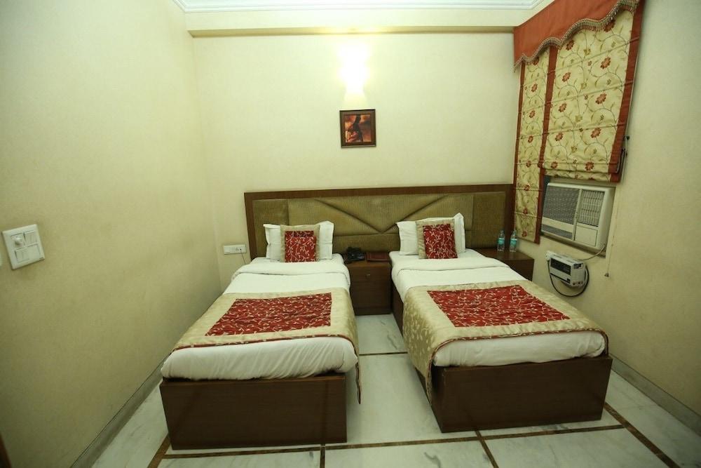 Hotel Singh Sahib Delhi  Exterior photo