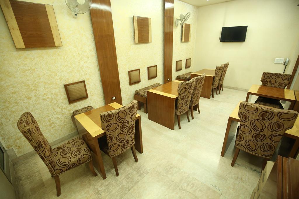 Hotel Singh Sahib Delhi  Exterior photo