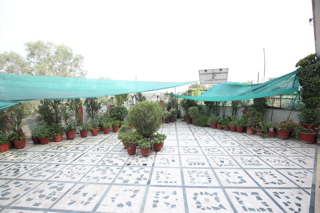 Hotel Singh Sahib Delhi  Exterior photo