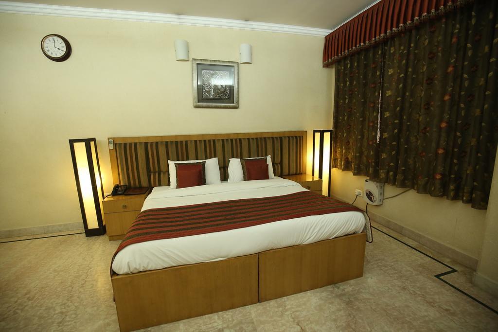 Hotel Singh Sahib Delhi  Exterior photo