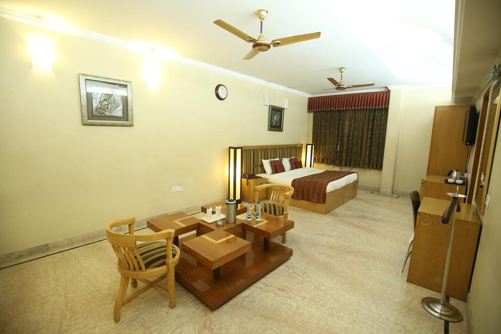 Hotel Singh Sahib Delhi  Exterior photo