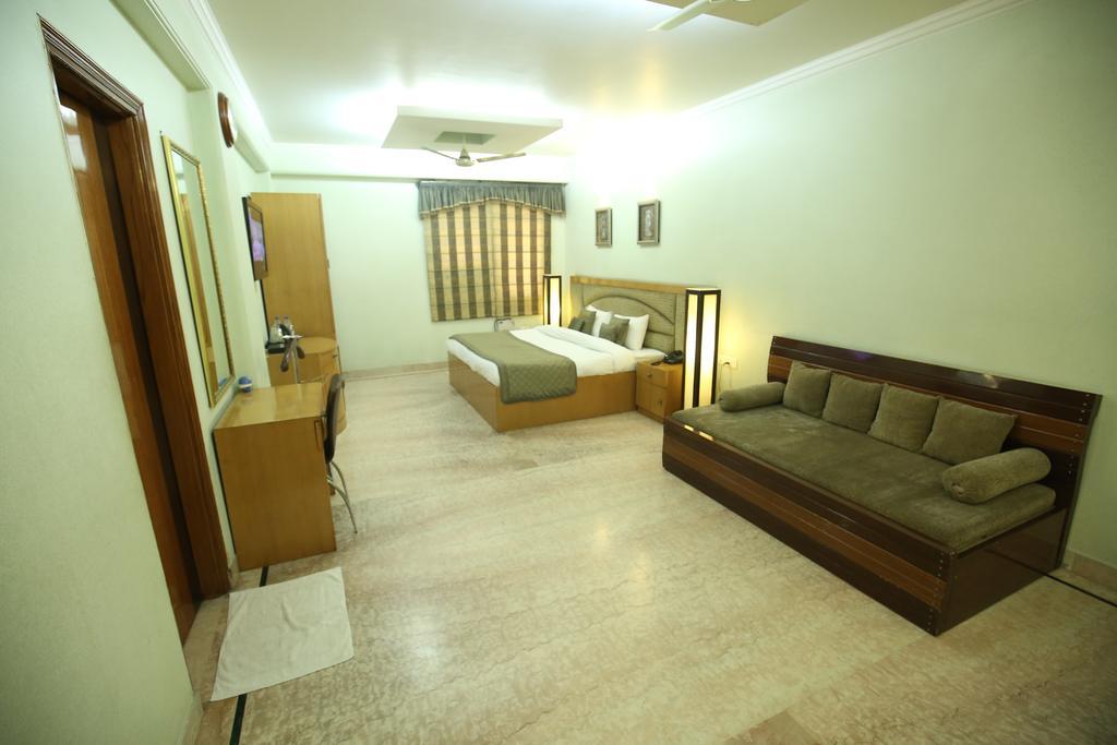 Hotel Singh Sahib Delhi  Exterior photo