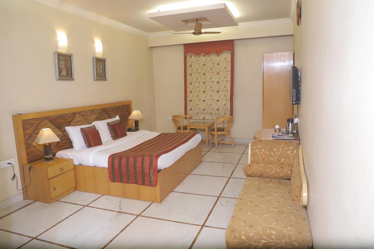 Hotel Singh Sahib Delhi  Exterior photo