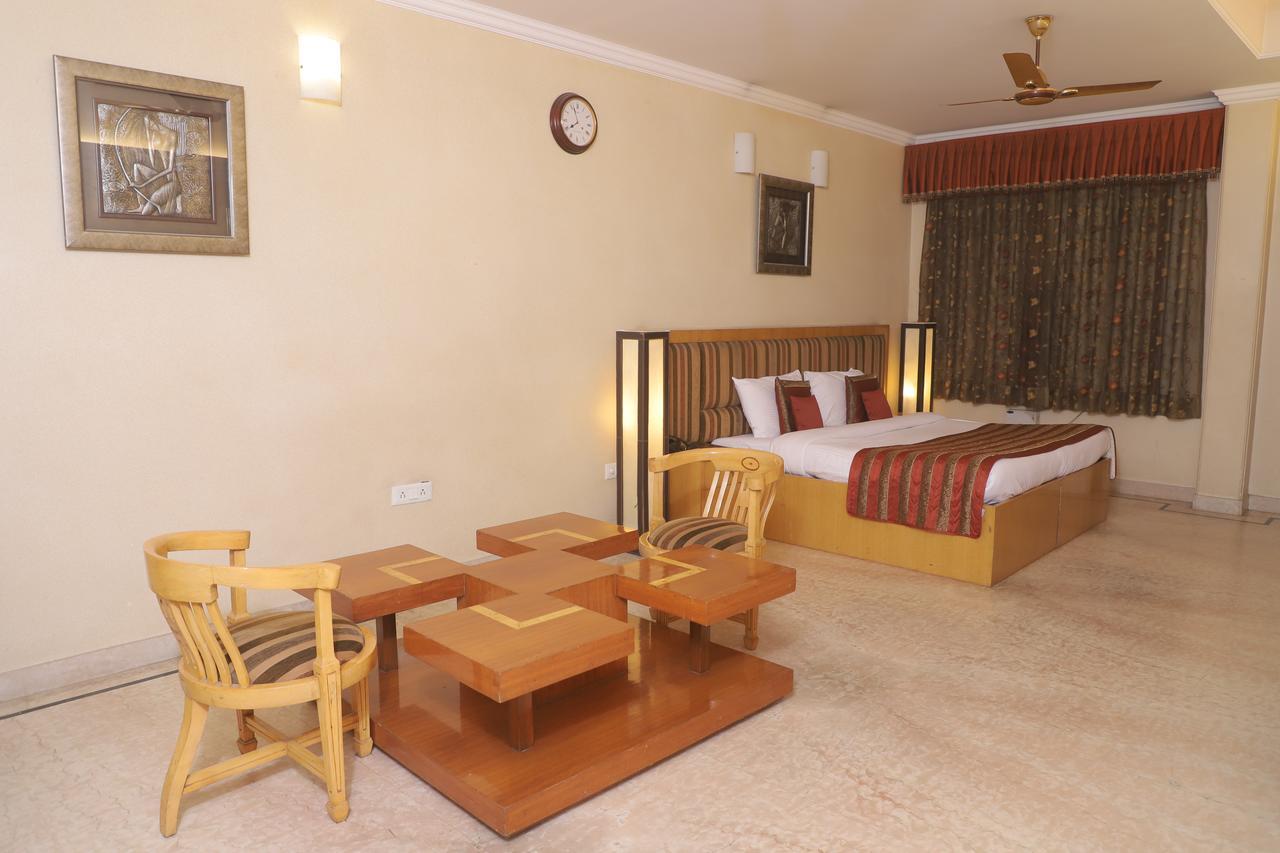 Hotel Singh Sahib Delhi  Exterior photo