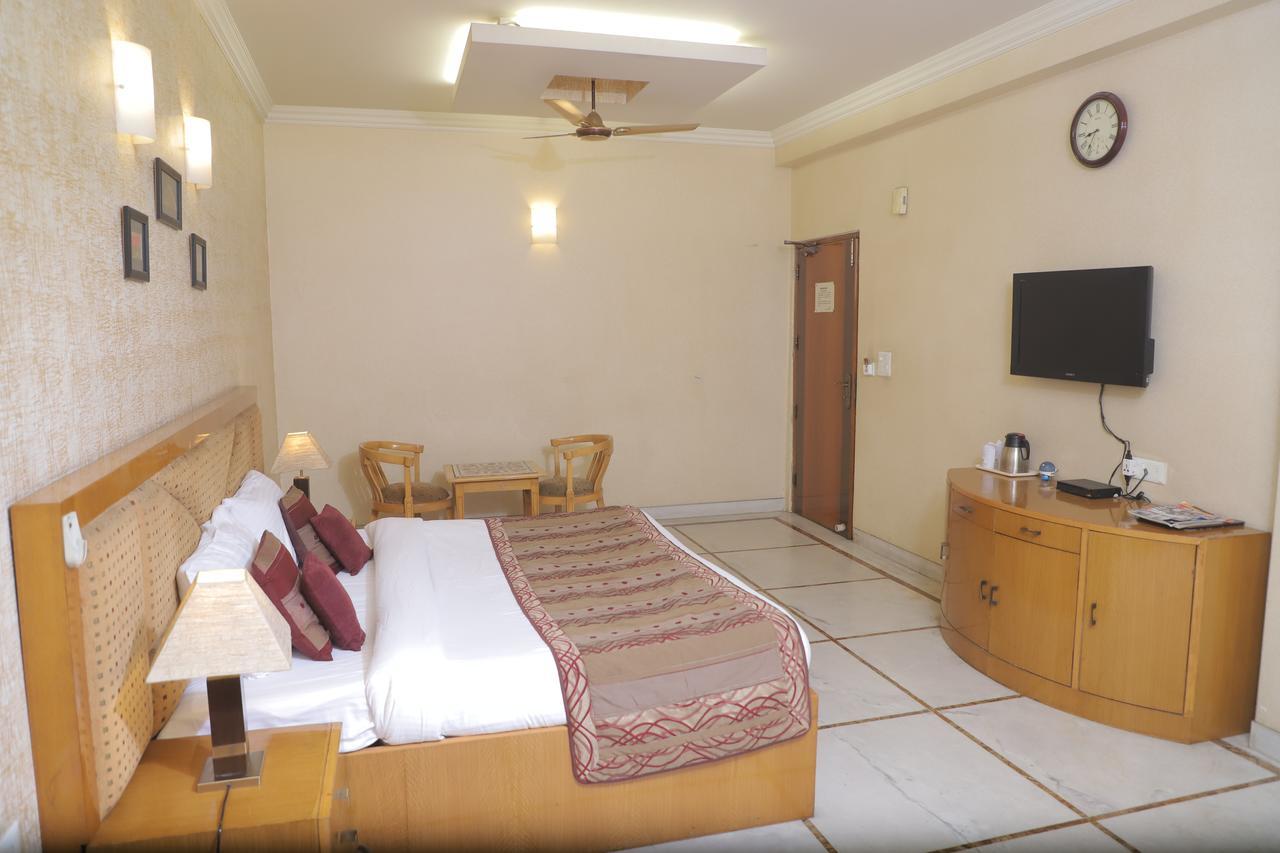 Hotel Singh Sahib Delhi  Exterior photo