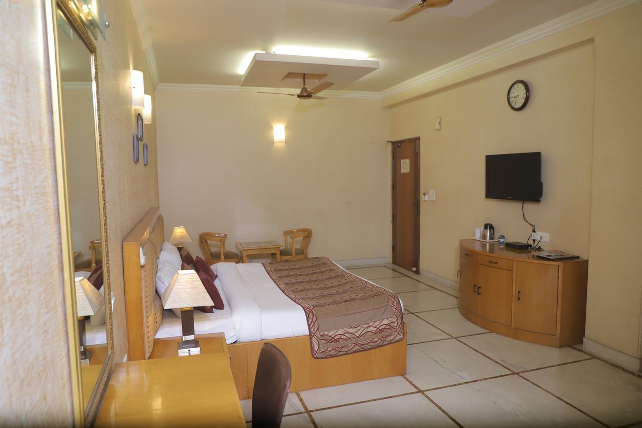 Hotel Singh Sahib Delhi  Exterior photo