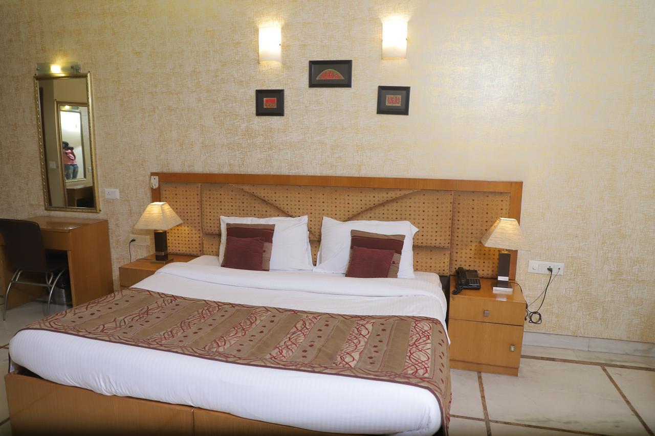 Hotel Singh Sahib Delhi  Exterior photo