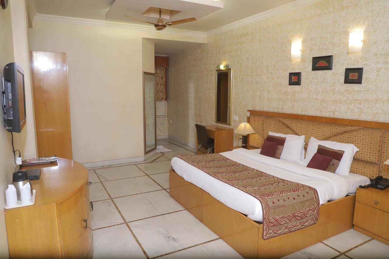 Hotel Singh Sahib Delhi  Exterior photo