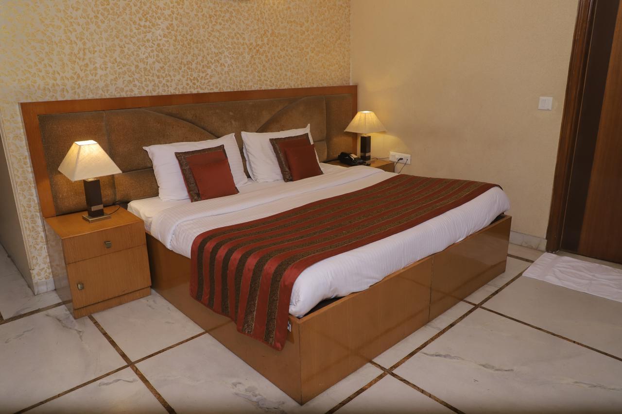 Hotel Singh Sahib Delhi  Exterior photo